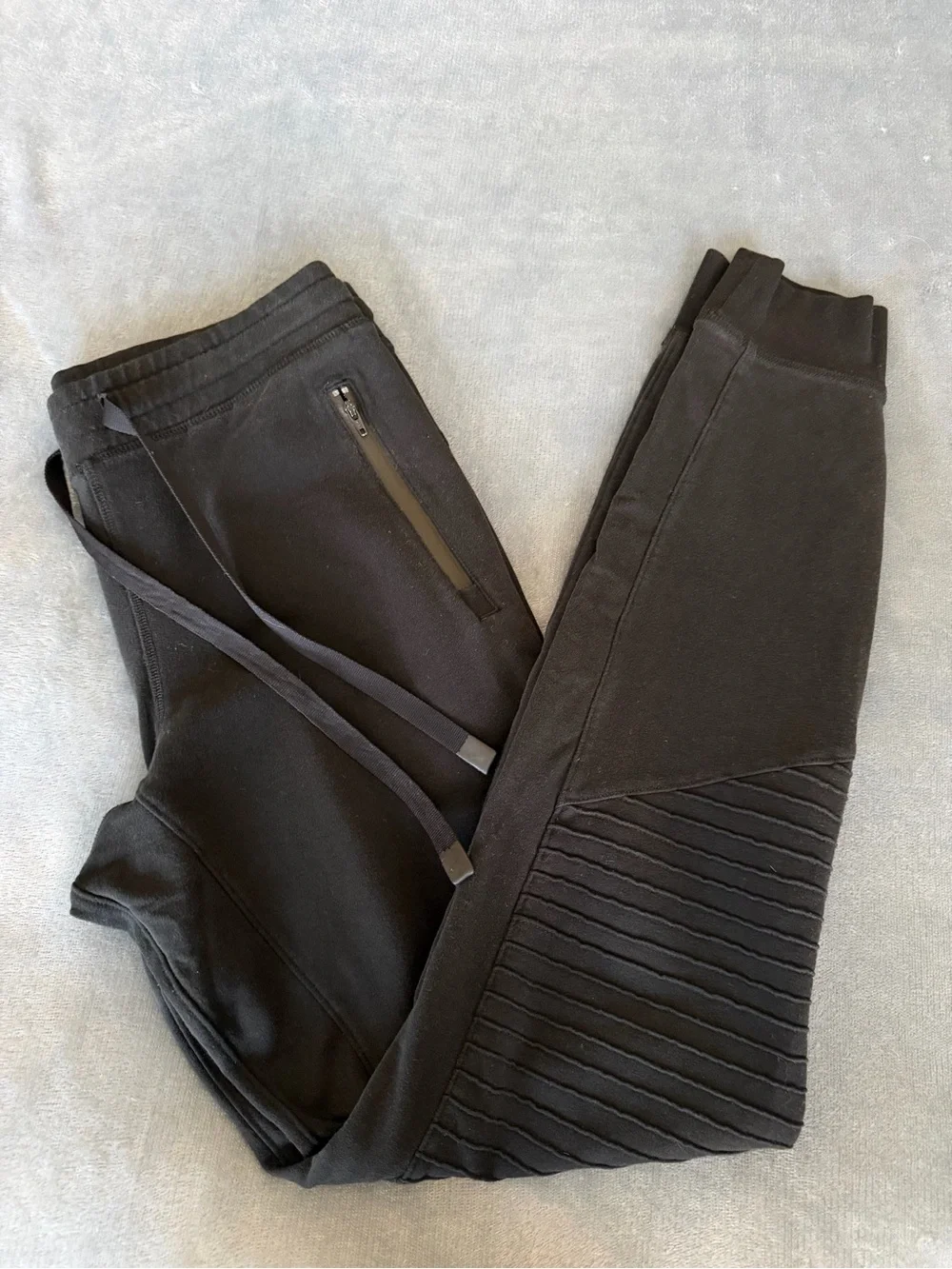 ALO Yoga Black Urban Moto-Style with Zip Pockets Jogger Jeggings Size M